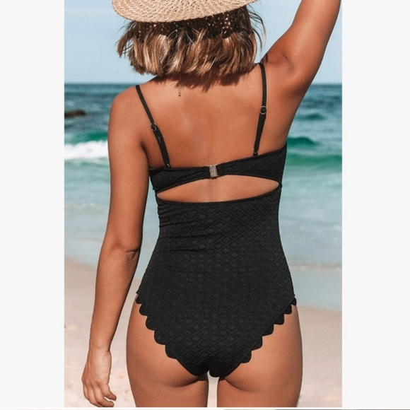 NWT The Cupshe Black Knotted Scalloped One Piece Swimsuit Small - Picture 3 of 12